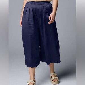 NEW Simply‎ Vera Vera Wang Silky Pleated Culotte Pants